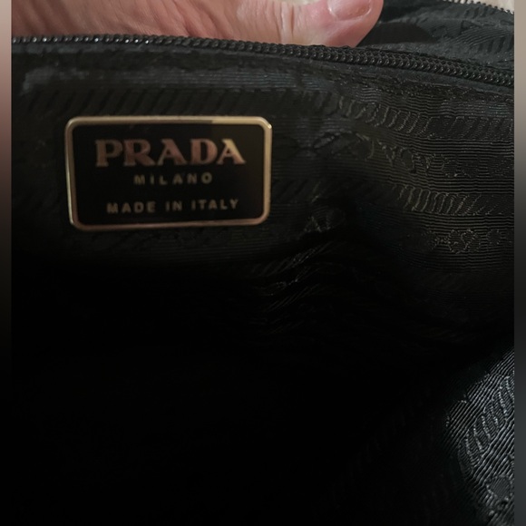 All black nylon Prada shoulder tote featuring a unique design inside - Picture 6 of 8